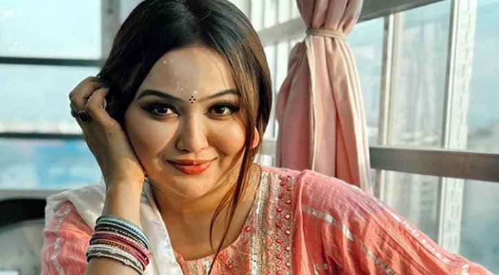 রাজনীতি নয়, জার্সিতে সাকিবকে চান চমক