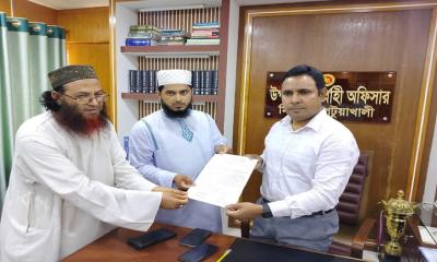 মির্জাগঞ্জে মসজিদভিত্তিক শিক্ষা প্রকল্পের শিক্ষক-কর্মচারীদের স্মারকলিপি ও সংবাদ সম্মেলন