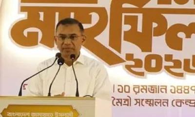 ইফতার মাহফিলে প্রধানমন্ত্রীর অঙ্গীকার: মানুষের ভাগ্য বদলেই হবে অগ্রাধিকার