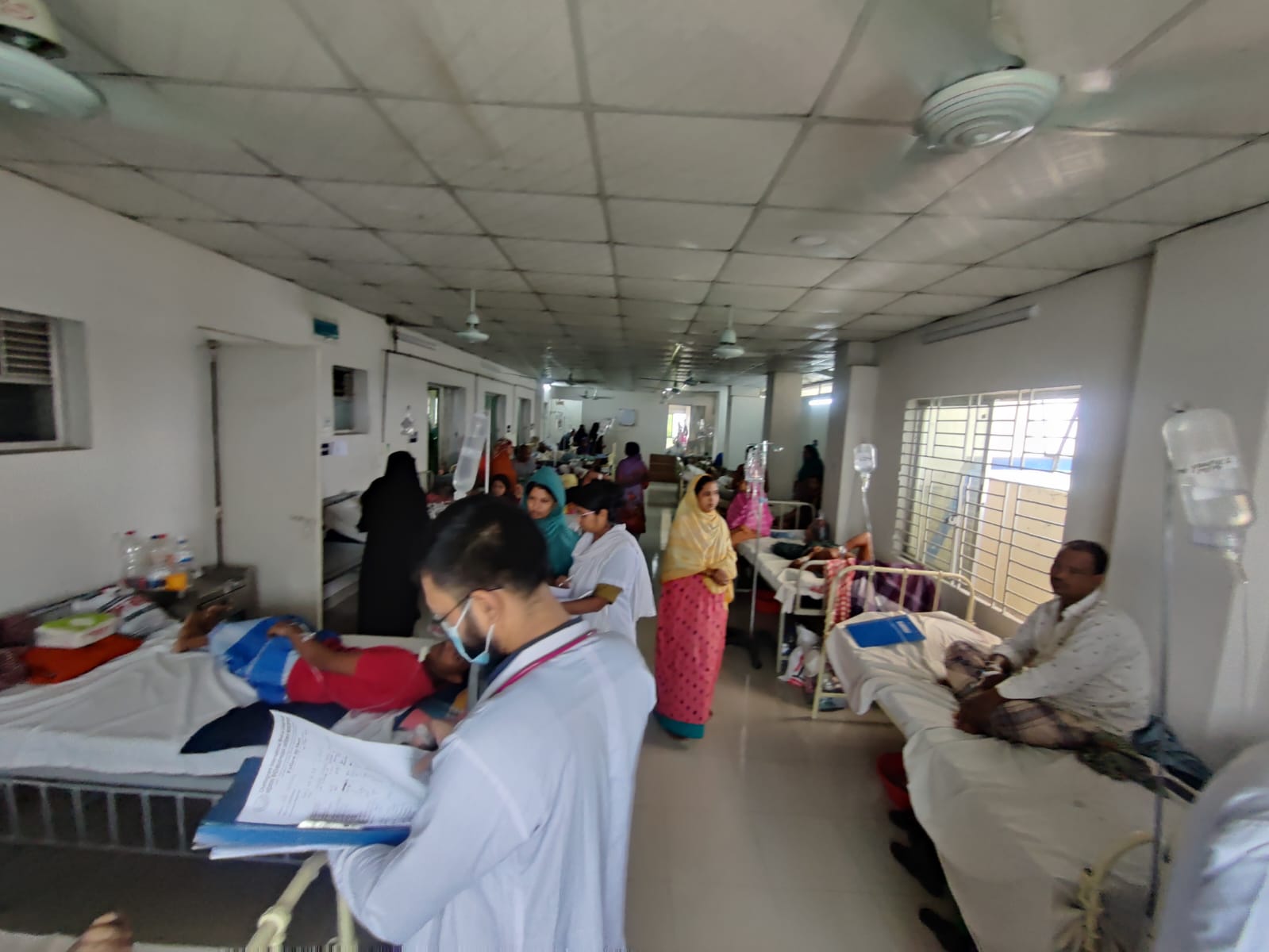 ভুয়া চিকিৎসক তৈরির প্রতিষ্ঠান বন্ধে কঠোর হুঁশিয়ারি