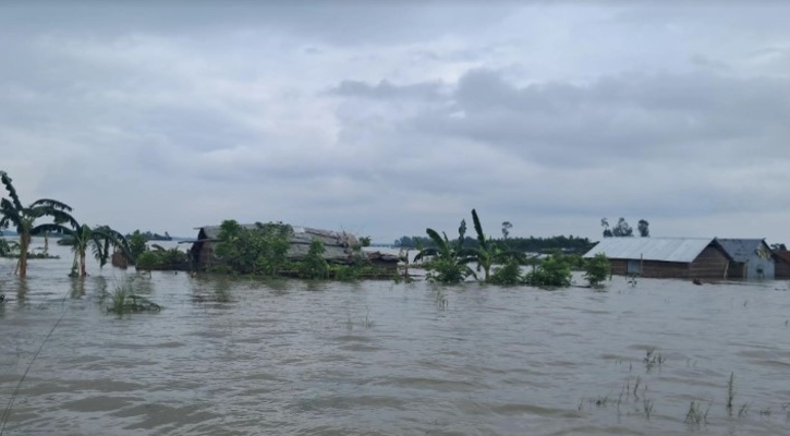 টানা বৃষ্টিতে আরও ১০ জেলায় বন্যার আশঙ্কা, সতর্ক থাকার পরামর্শ