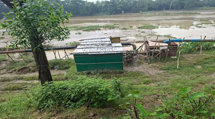 অবৈধ ড্রেজার মেশিন দ্বারা খোয়াই নদী হতে বালু উত্তোলনের অভিযোগে বালু উত্তোলনে সরঞ্জাম জব্দ